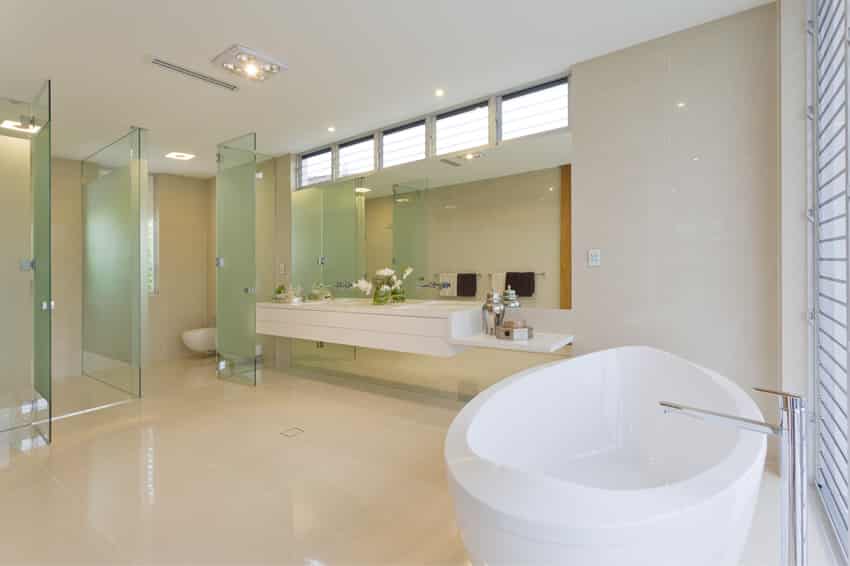 Attrayant Pose De Lambris Pvc Dans Une Salle De Bain #4: Custom-glass-design-bathroom.jpg Attrayant Pose De Lambris Pvc Dans Une Salle De Bain #4: Custom-glass-design-bathroom.jpg