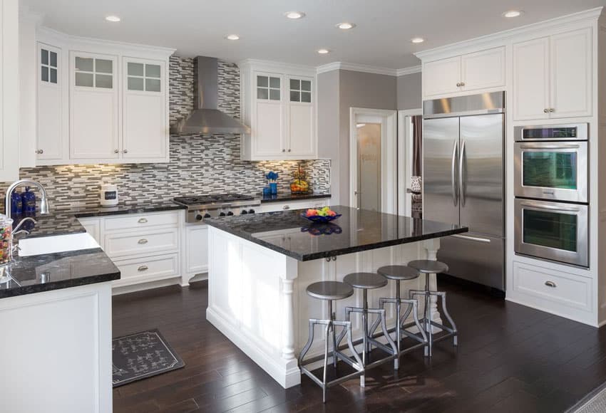 37 gorgeous kitchen islands with breakfast bars (pictures ... White wave backsplash
